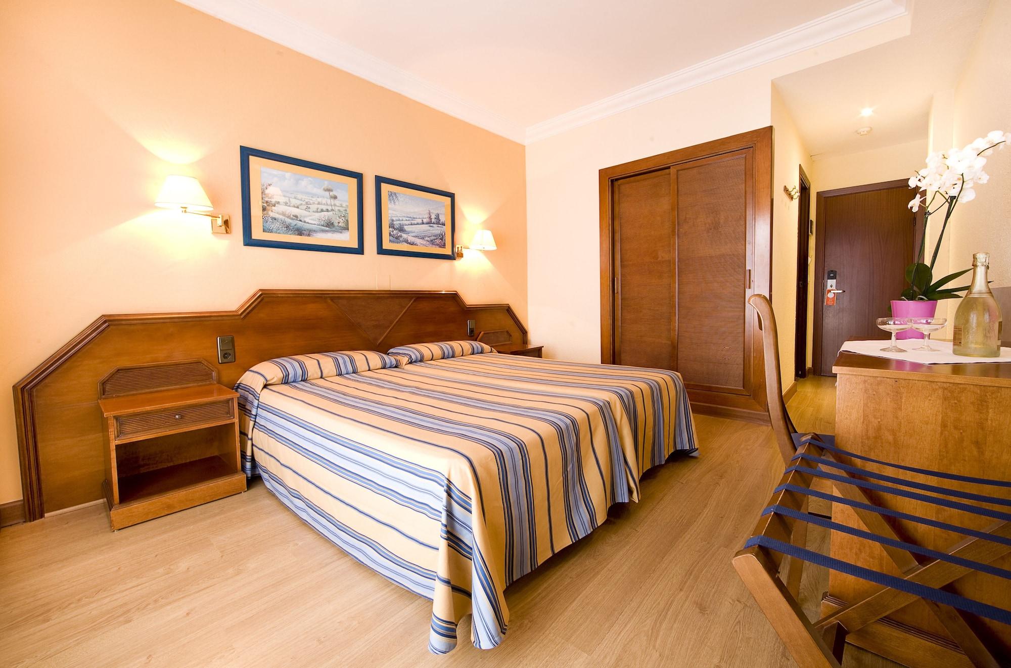 Hotel Monarque Fuengirola Park Bagian luar foto