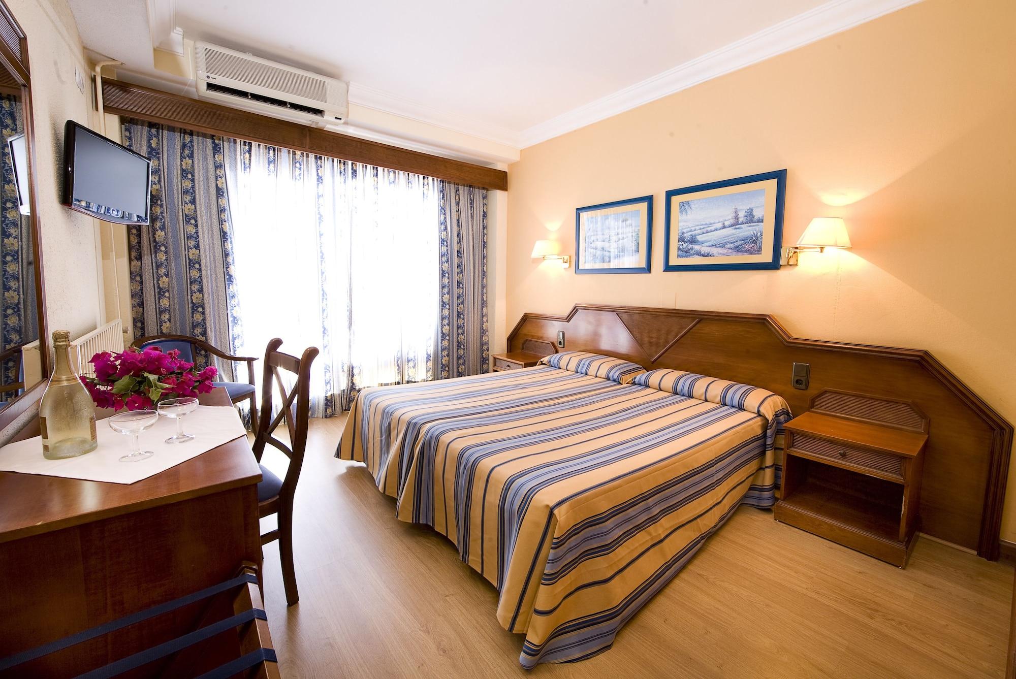 Hotel Monarque Fuengirola Park Bagian luar foto
