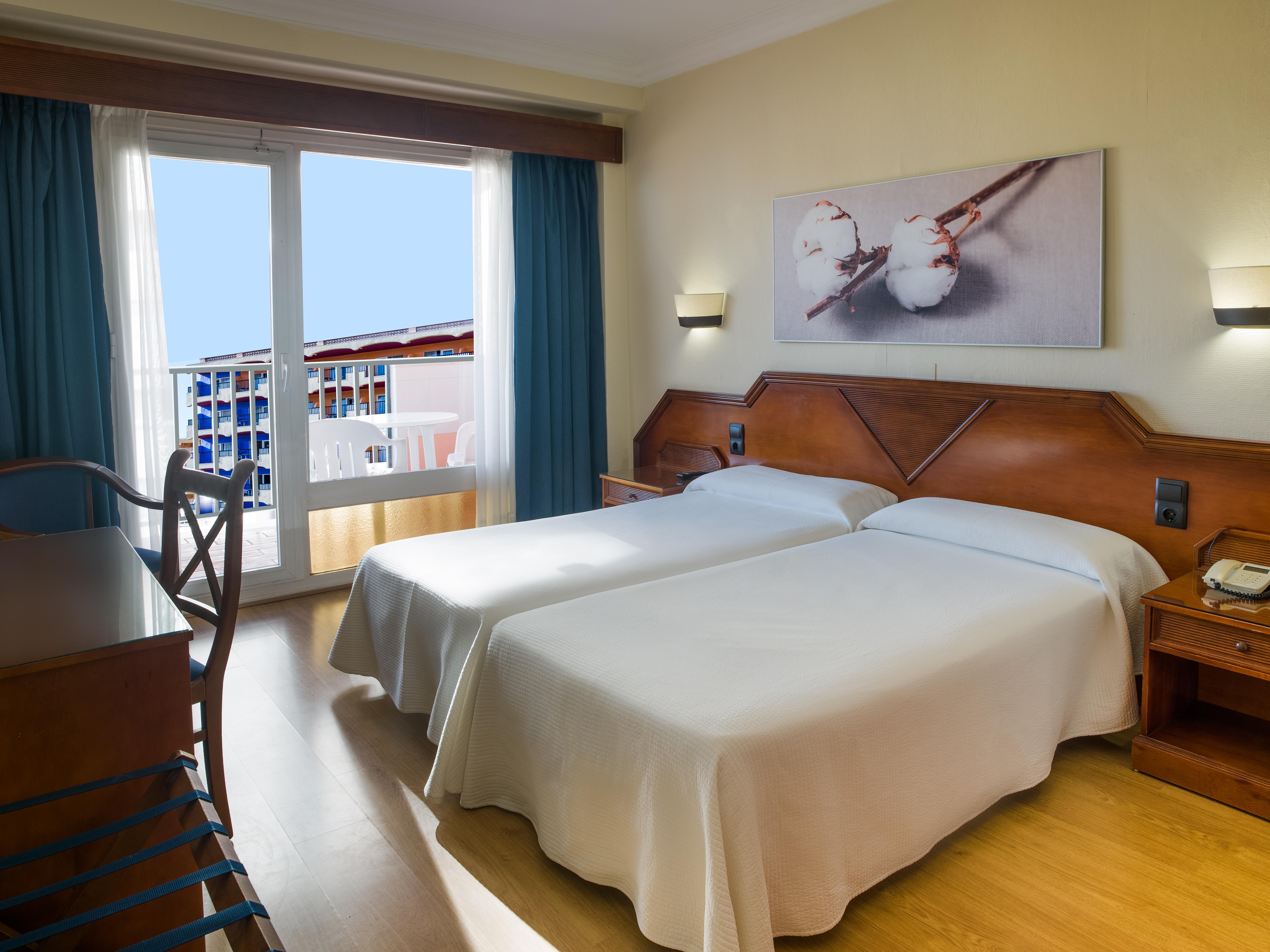 Hotel Monarque Fuengirola Park Bagian luar foto
