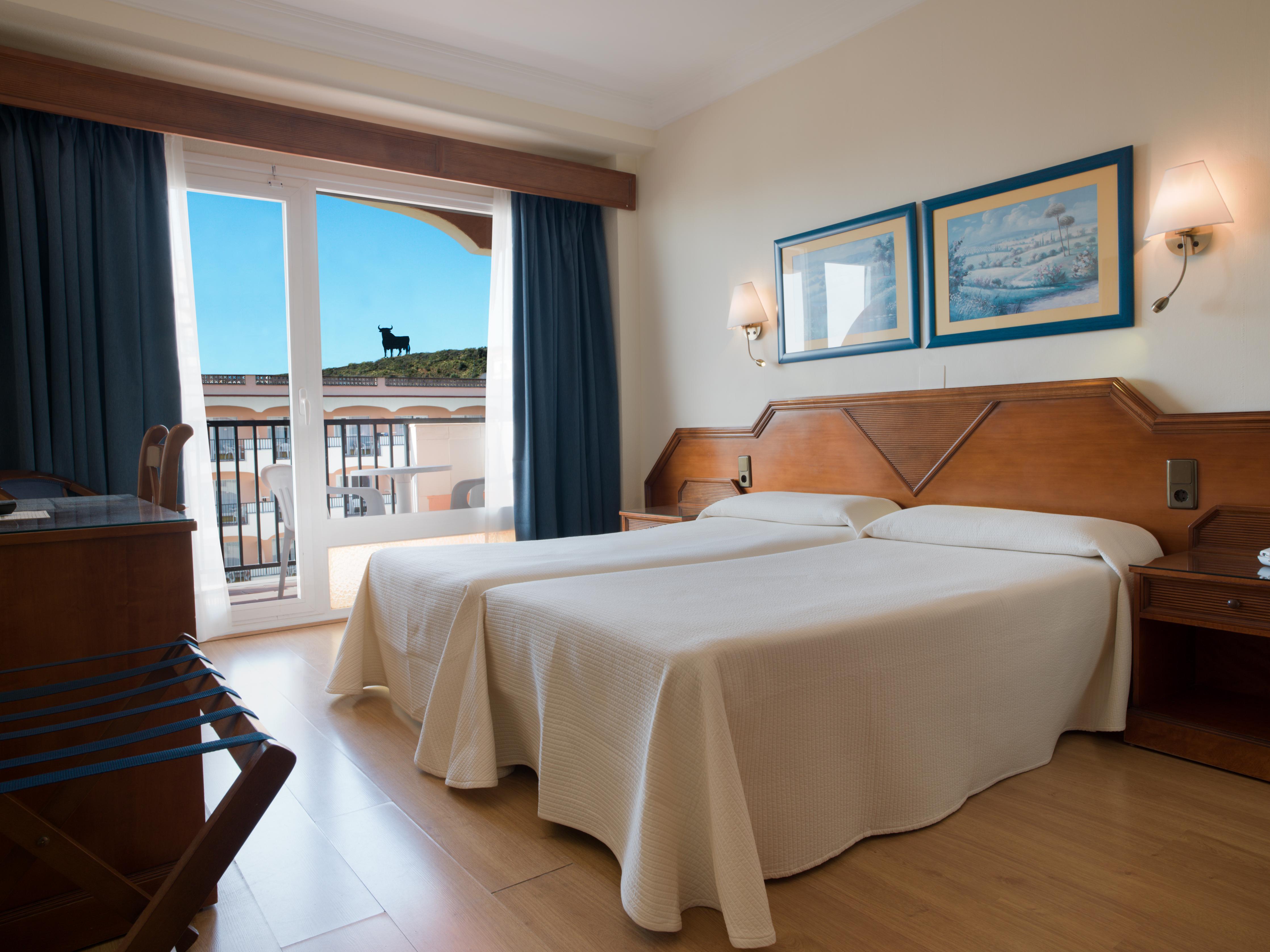 Hotel Monarque Fuengirola Park Bagian luar foto